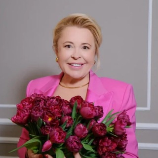 Логотип @yanina_pavlenko - Янина ПаVленко | Ялта 🌴