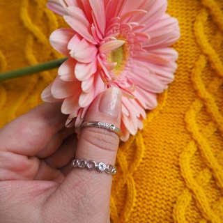 Логотип @yanychka07 - Выгодные предложения, акции, скидки, промокоды.