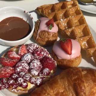 Логотип @yaraeats - Yara Eats