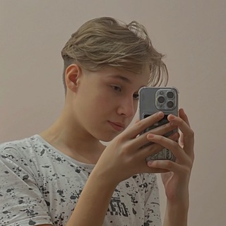 Логотип @yarche_md - yarche || реализация через ⚡️контент