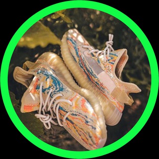 Логотип @yeezygram - YeezyGram