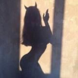 Логотип @yizhibo666 - 易直播 足迹直播 足交 足控 asmr 探花 福利姬