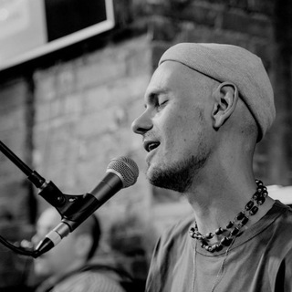 Логотип @yoga_zvuka - Валентин Толкунов: йога звука и медитация