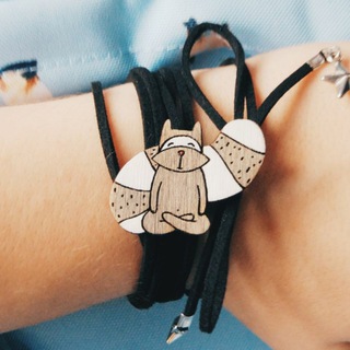 Логотип @yogacoon - Енот Читающий | Комиксы, книги