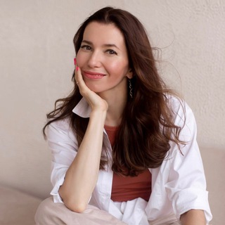 Логотип @yogapositiv - Женская йога с остеопатом - школа Екатерины Кюппар