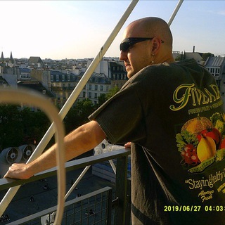 Логотип @yooooobar - чат мыслей