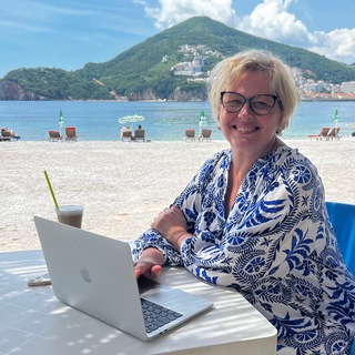 Логотип @youareislands - Юлия ISLANDS 🌍 ваш турагент - о путешествиях и жизни