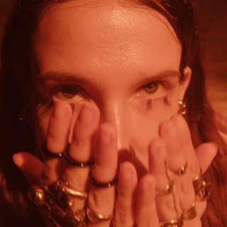 Логотип @youlaled - юля сейчас в марселе