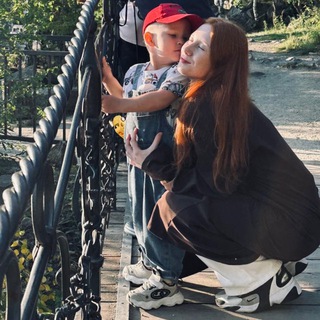 Логотип @young_mumy - young_mum🫶🏼❤️‍🩹