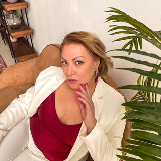 Логотип @youngacewithalena - Молодое лицо с Аленой Богатовой