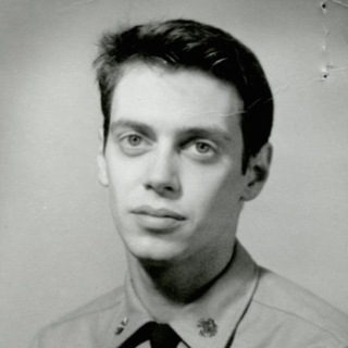 Логотип @youngandboring - молодой и занудный