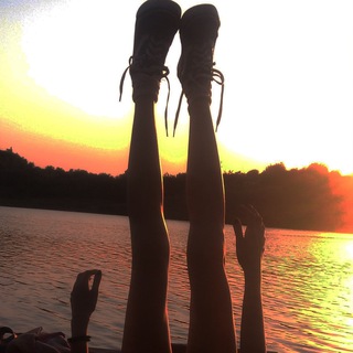 Логотип @youngloo - юность 🧸