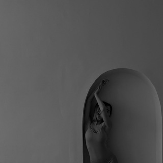 Логотип @yourbabyisreading - даже твоя бейби читает