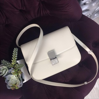 Логотип @yourbuyer - Pеrs0nal Fashion Buyer