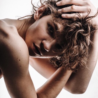 Логотип @yourigorpopov - Продающий визуал с Игорем Поповым