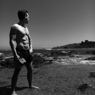 Логотип @yourperfectboyfriend - Любимый ♥️