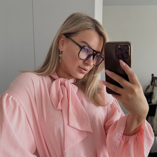 Логотип @youryanika - your yanika