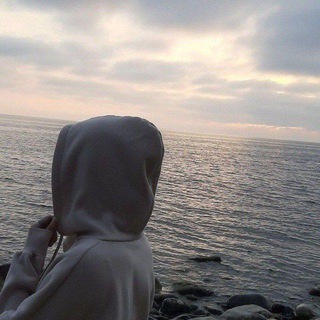 Логотип @youuheart - 𝟮𝟮:𝟮𝟮