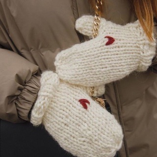 Логотип @yraest - твой эстет