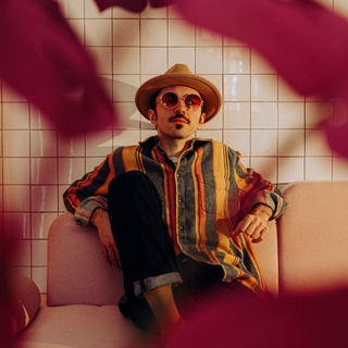 Логотип @yujoymusic - YUJOY • music •