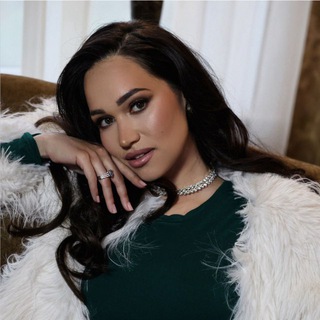 Логотип @yulalobach - Дизайн человека с Юлей Лобач