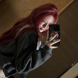 Логотип @yunastick - Юна стикеры