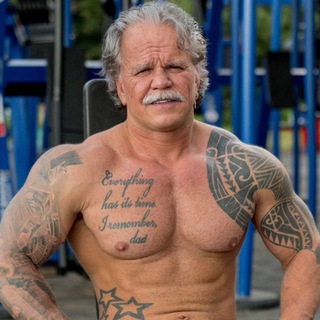 Логотип @yura_karpenko_tg - Тот самый ДЕД