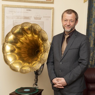 Логотип @yuriifilippov - Узнай с Филипповым