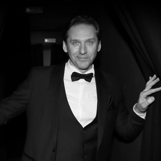 Логотип @yuriybaturin - BAT.U