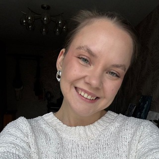 Логотип @yutno_o_knigah - С Ирой о книгах и жизни☕️🫶🏼