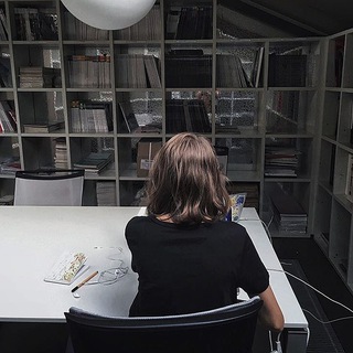 Логотип @yvessaintstazhor - YvesSaintStazher