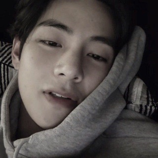 Логотип @yw44bmg - гранáтовый браслет. archive