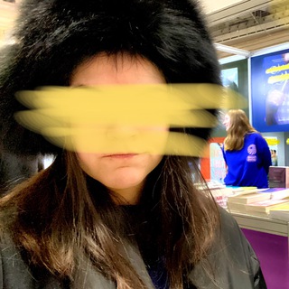 Логотип @zametkynapoliah - заметки на полях