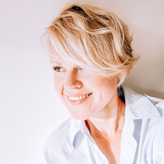 Логотип @zhividavay - Все у тебя есть живи давай