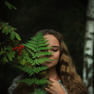 Логотип @zhivye_veshchi - Живые вещи Катерины Пискуновой