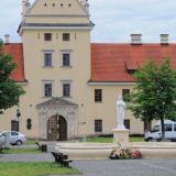 Логотип @zhovkva_misto - 😎Жовква Моє місто🖤