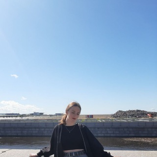 Логотип @zlariy - фрилансим в тг💸