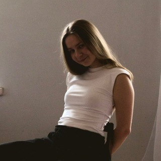 Логотип @zlata_write - Злата печатает...