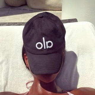 Логотип @znayyyyy - ты